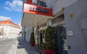 Hotel Boltzmann